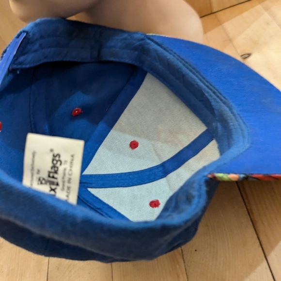 Six Flags Superman  Cap - Blue and Red - Picture 6 of 6